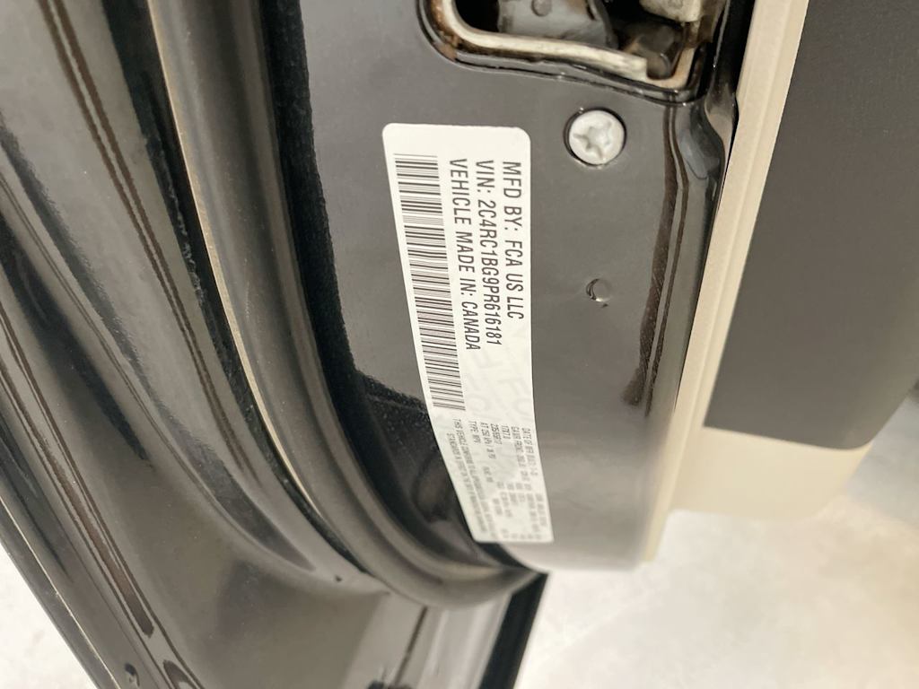2023 Chrysler Pacifica Touring L 17