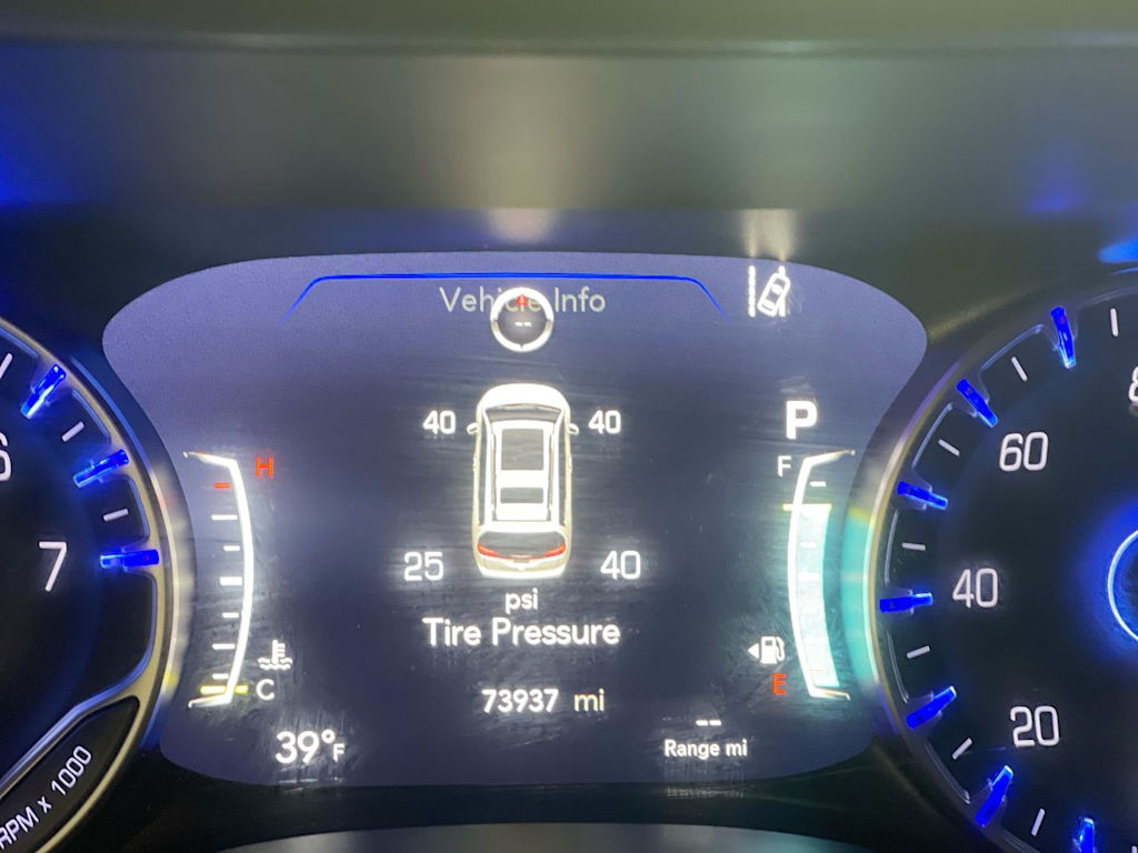 2023 Chrysler Pacifica Touring L 14