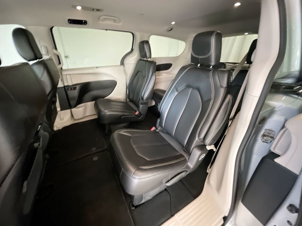 Thumbnail: 2023 Chrysler Pacifica - 10