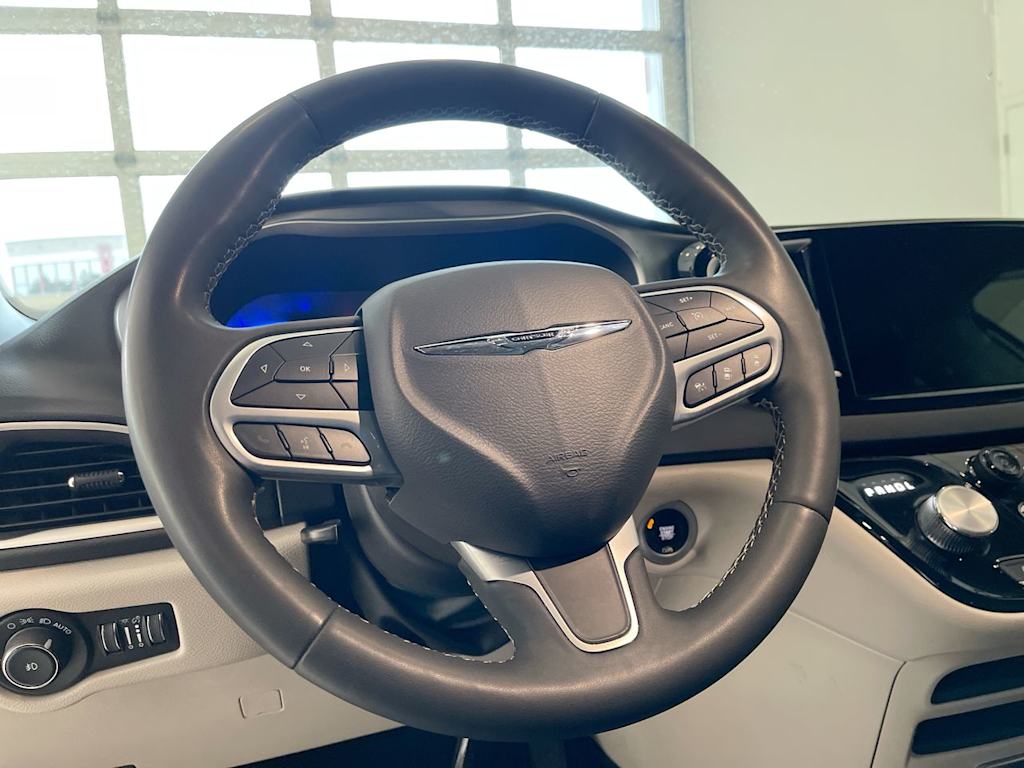 Thumbnail: 2023 Chrysler Pacifica - 2
