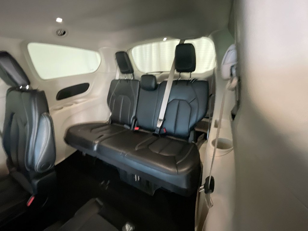 Thumbnail: 2023 Chrysler Pacifica - 25