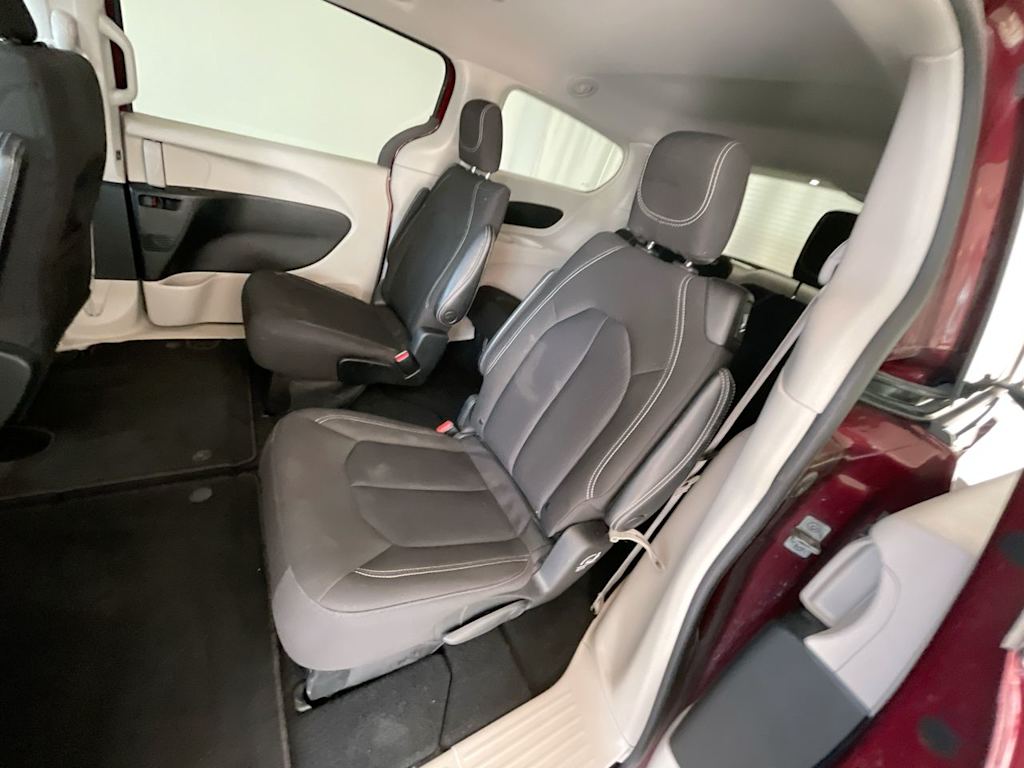 Thumbnail: 2023 Chrysler Voyager - 11
