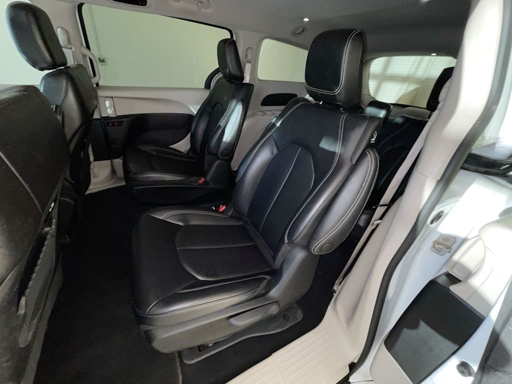 Thumbnail: 2023 Chrysler Pacifica - 10