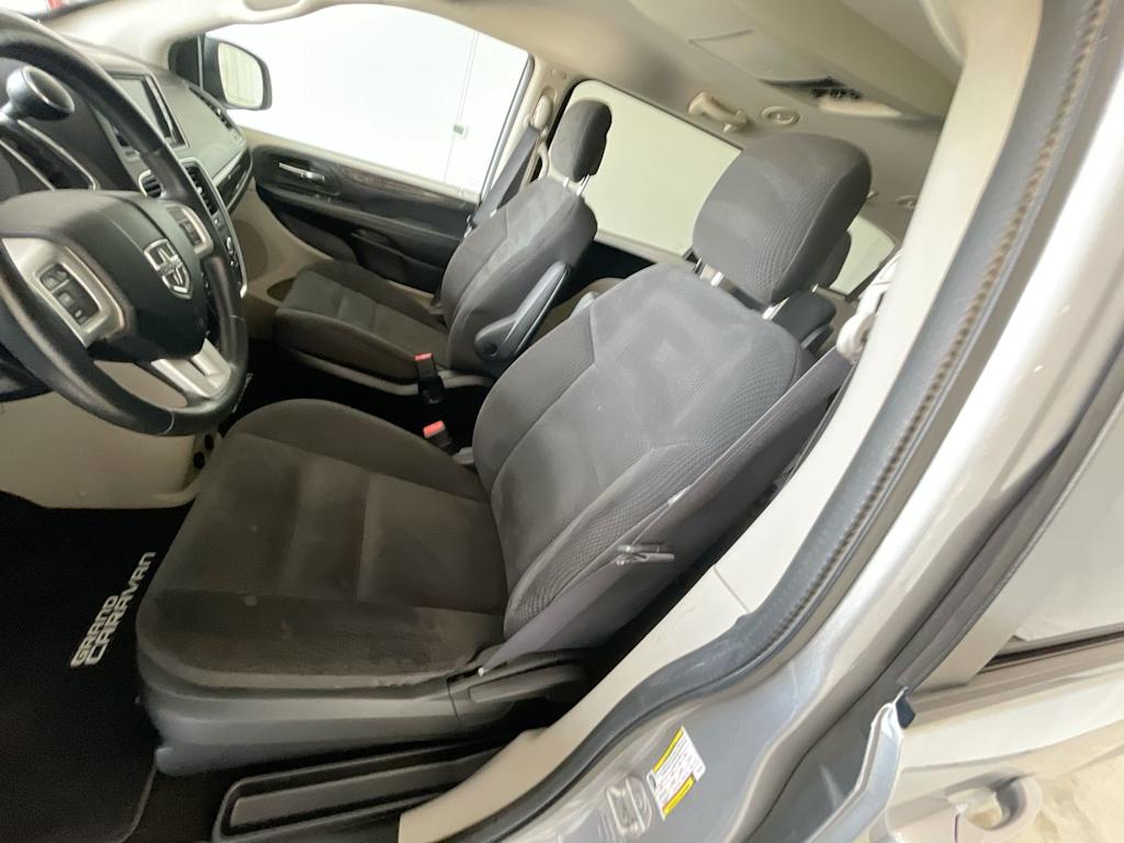 Thumbnail: 2017 Dodge Grand Caravan - 9
