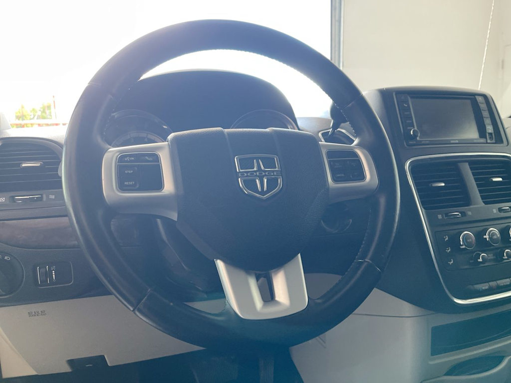 Thumbnail: 2017 Dodge Grand Caravan - 2