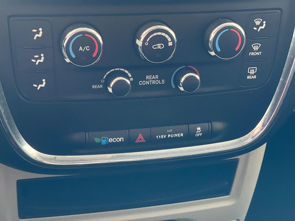 Thumbnail: 2017 Dodge Grand Caravan - 23