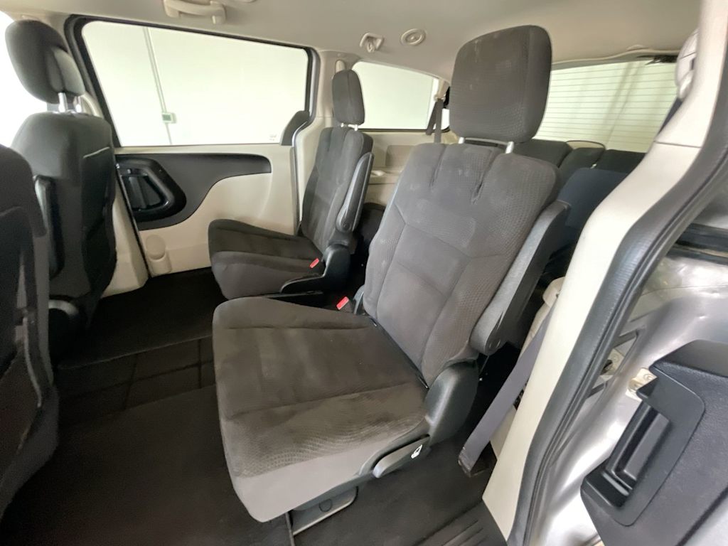 Thumbnail: 2017 Dodge Grand Caravan - 11