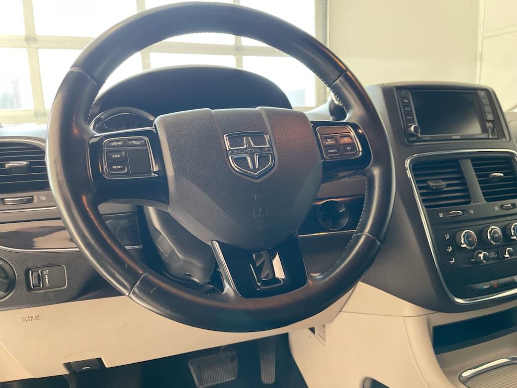 Thumbnail: 2019 Dodge Grand Caravan - 2