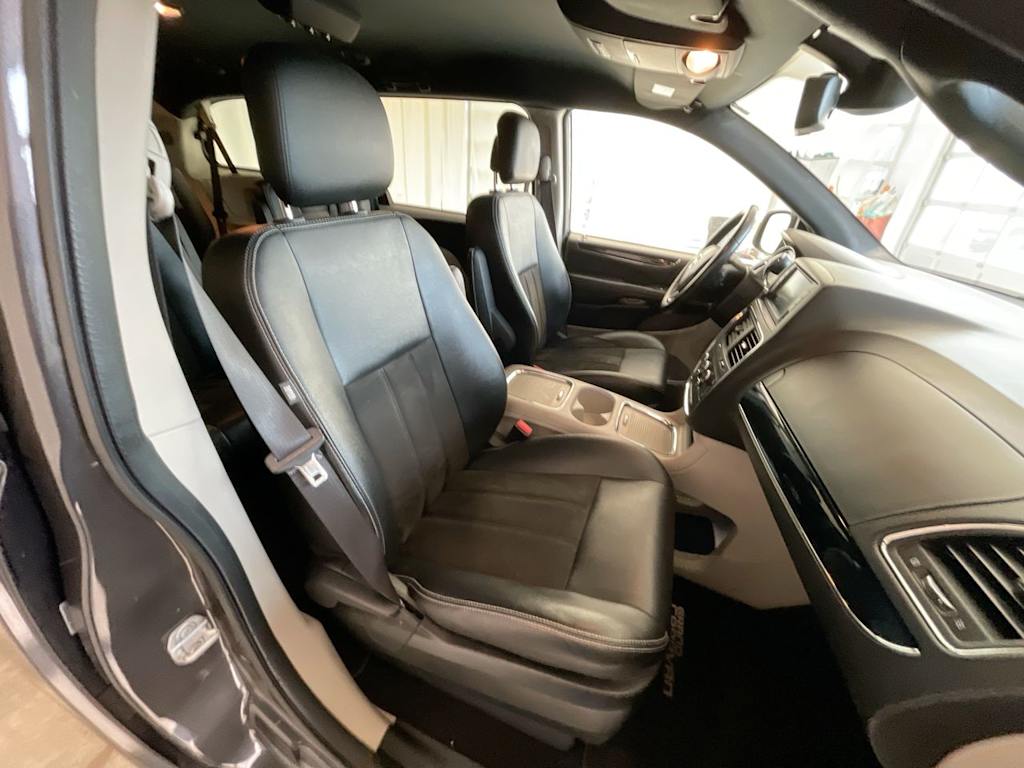 Thumbnail: 2019 Dodge Grand Caravan - 10