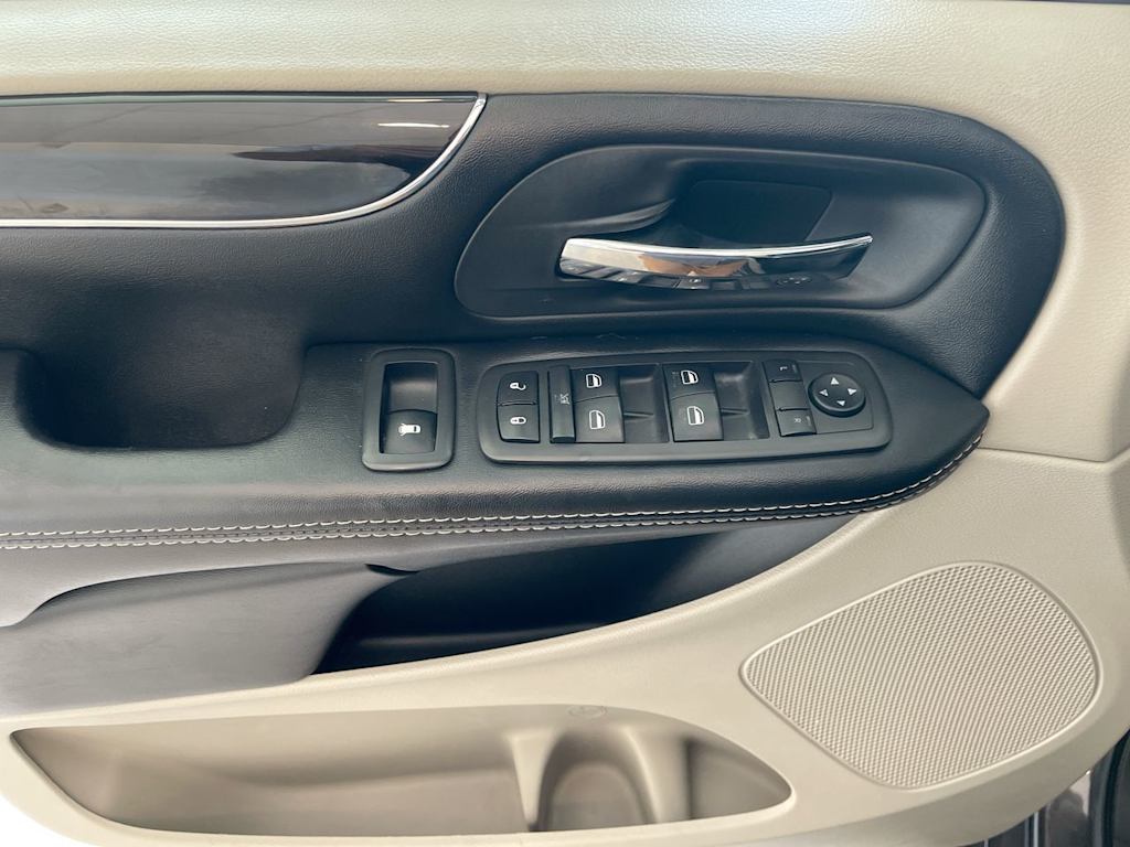 Thumbnail: 2019 Dodge Grand Caravan - 23