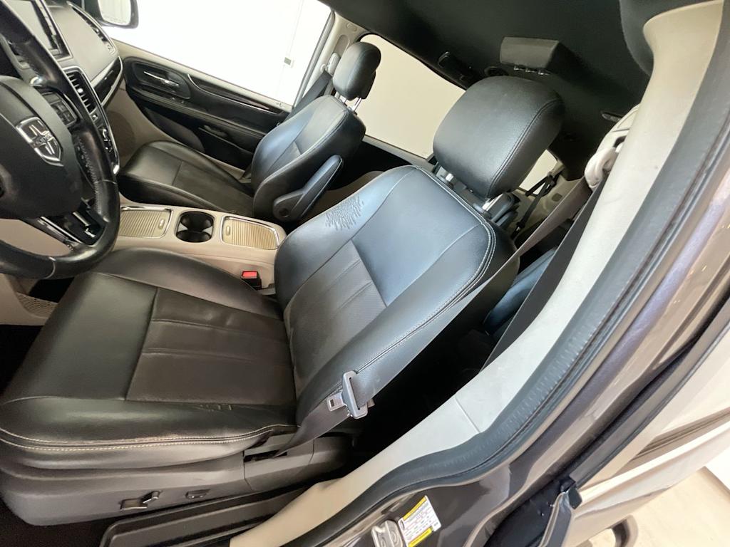 Thumbnail: 2019 Dodge Grand Caravan - 9