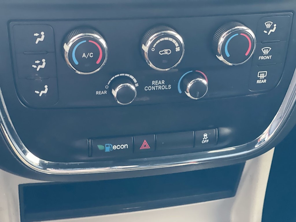 Thumbnail: 2019 Dodge Grand Caravan - 25