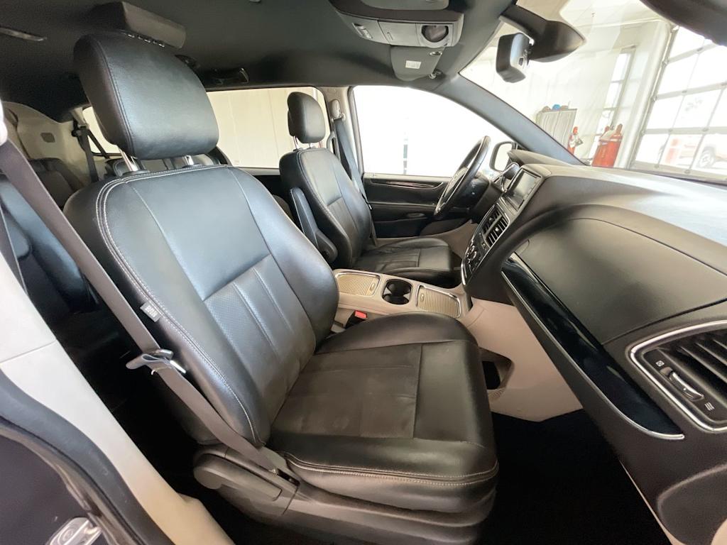 Thumbnail: 2019 Dodge Grand Caravan - 10