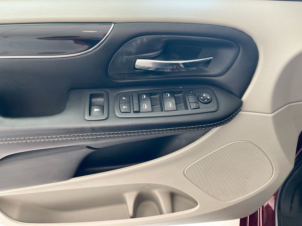 Thumbnail: 2018 Dodge Grand Caravan - 22