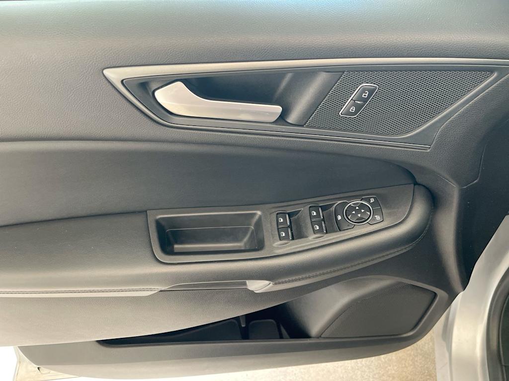 Thumbnail: 2021 Ford Edge - 22