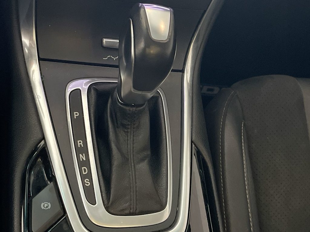 Thumbnail: 2016 Ford Edge - 14