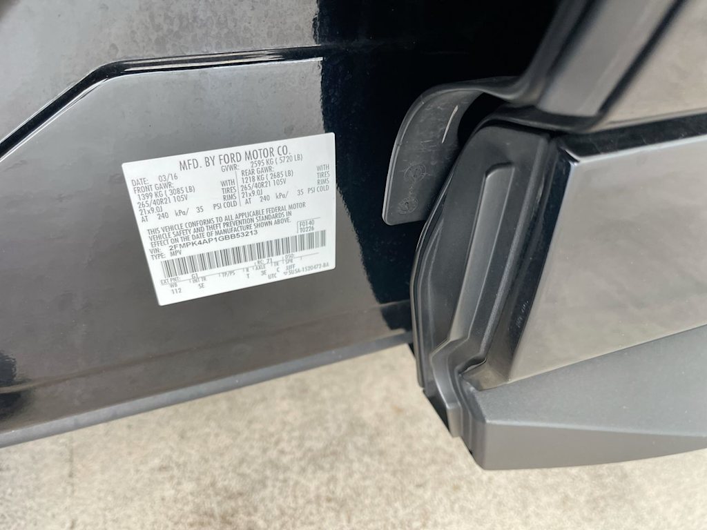 Thumbnail: 2016 Ford Edge - 17