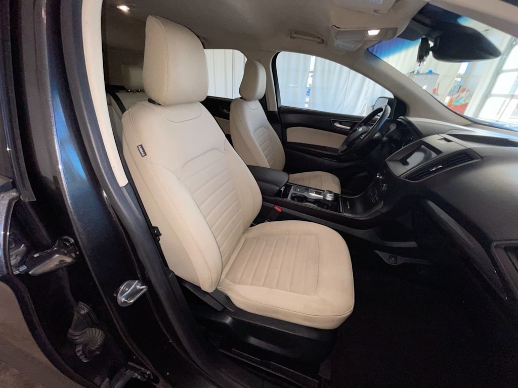 Thumbnail: 2020 Ford Edge - 10