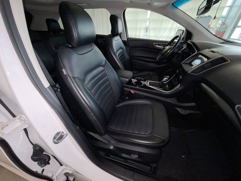 Thumbnail: 2018 Ford Edge - 10