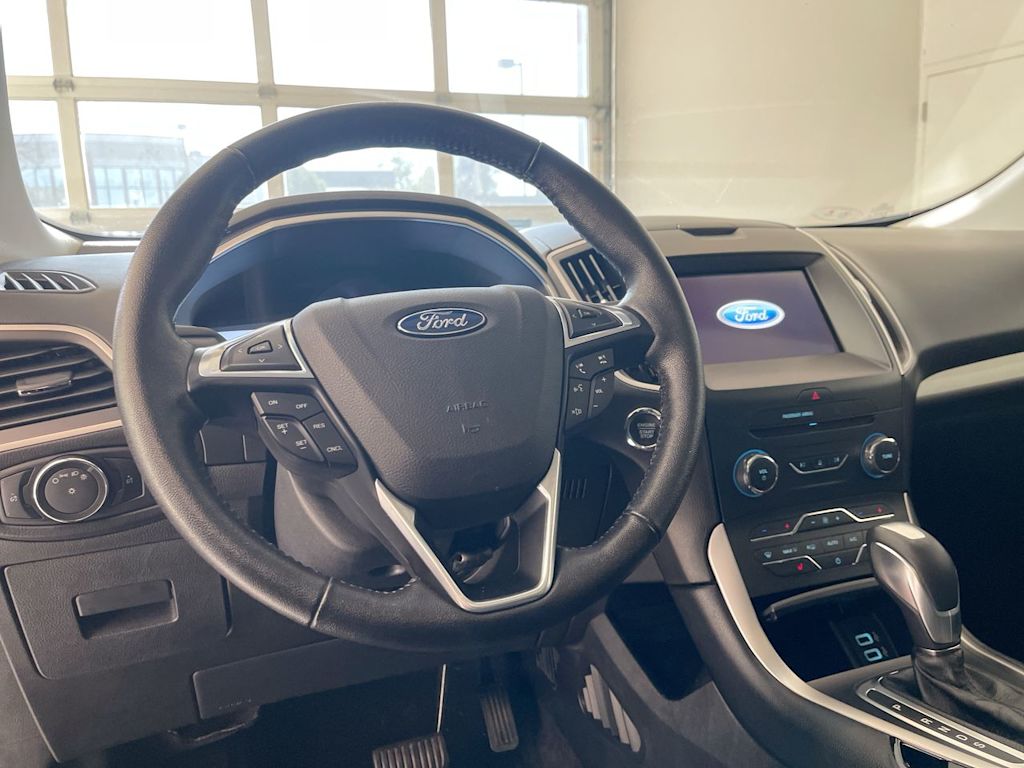 Thumbnail: 2016 Ford Edge - 2
