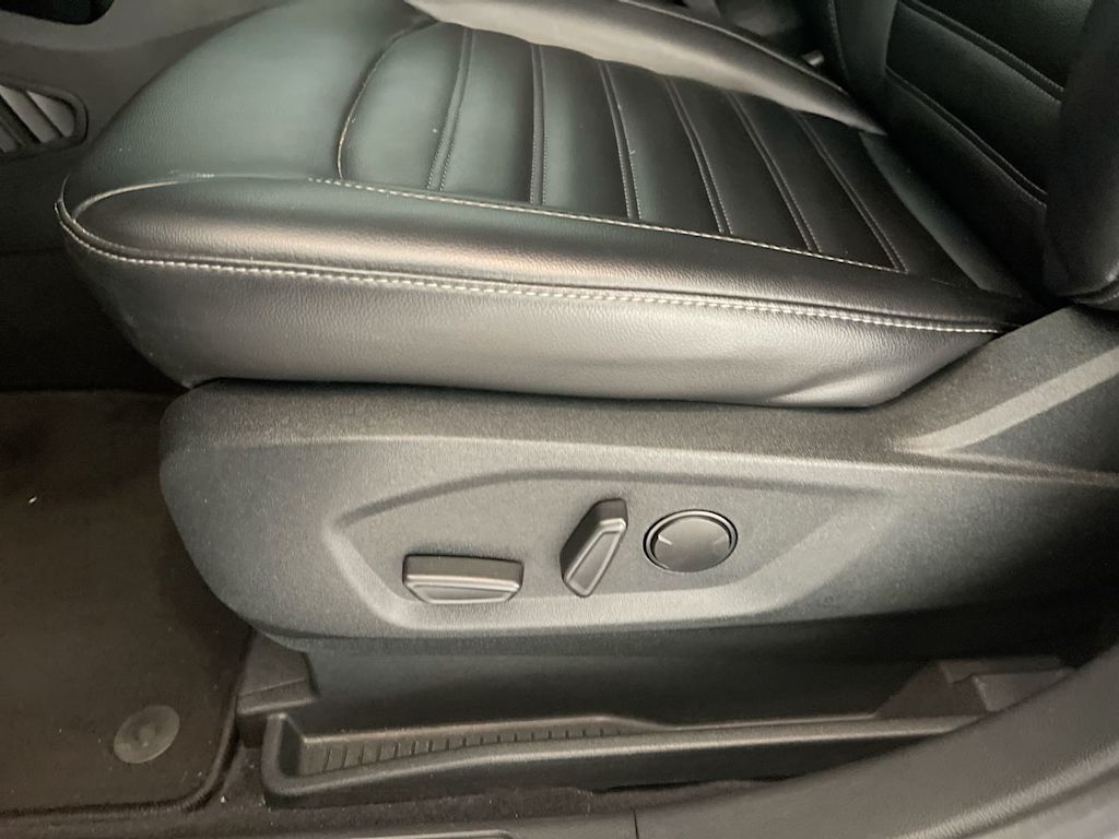 Thumbnail: 2022 Ford Edge - 20