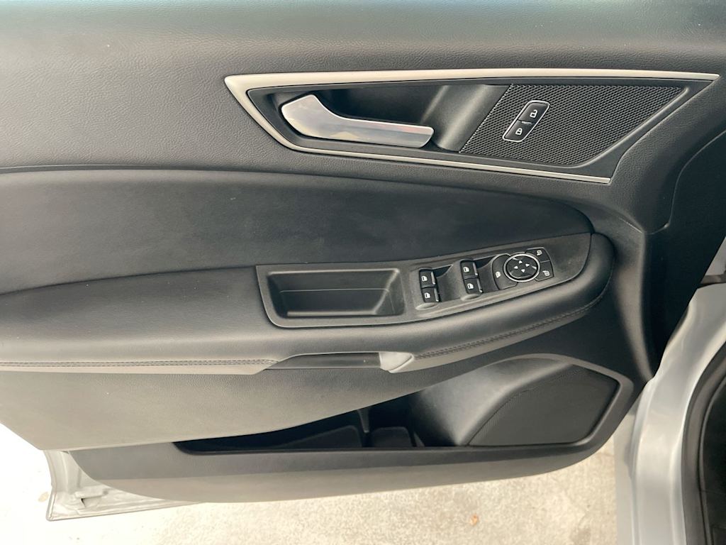 Thumbnail: 2022 Ford Edge - 22