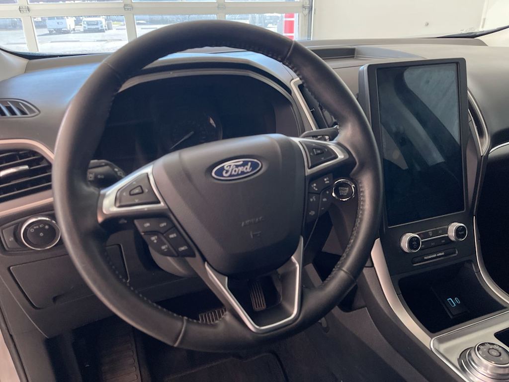 Thumbnail: 2022 Ford Edge - 2