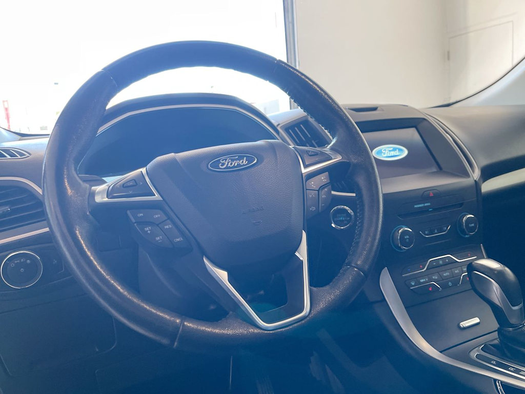 Thumbnail: 2018 Ford Edge - 2