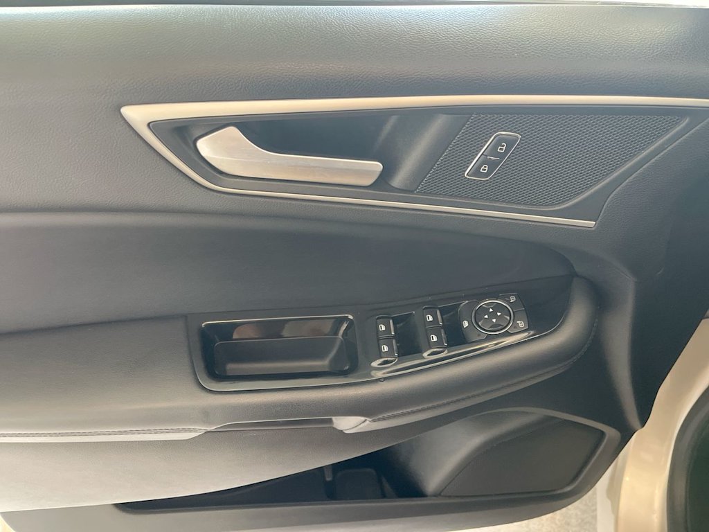 Thumbnail: 2018 Ford Edge - 23