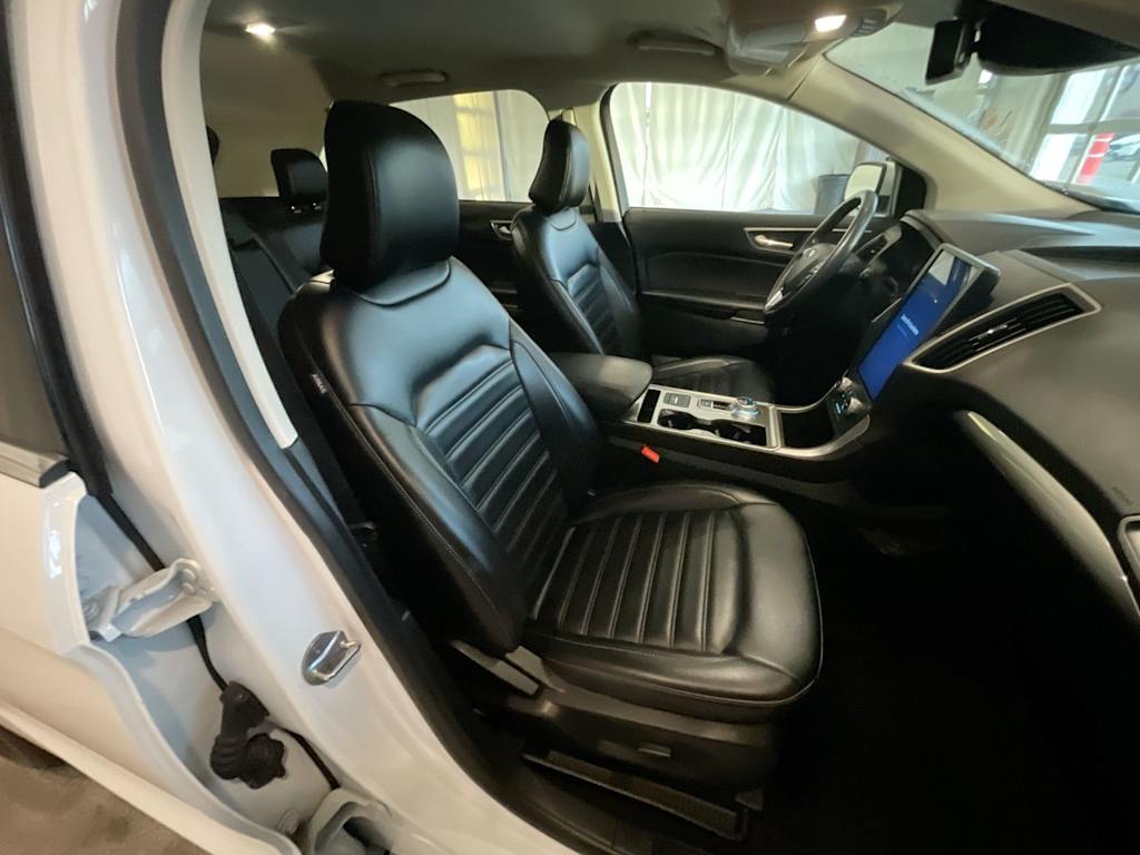 Thumbnail: 2023 Ford Edge - 9