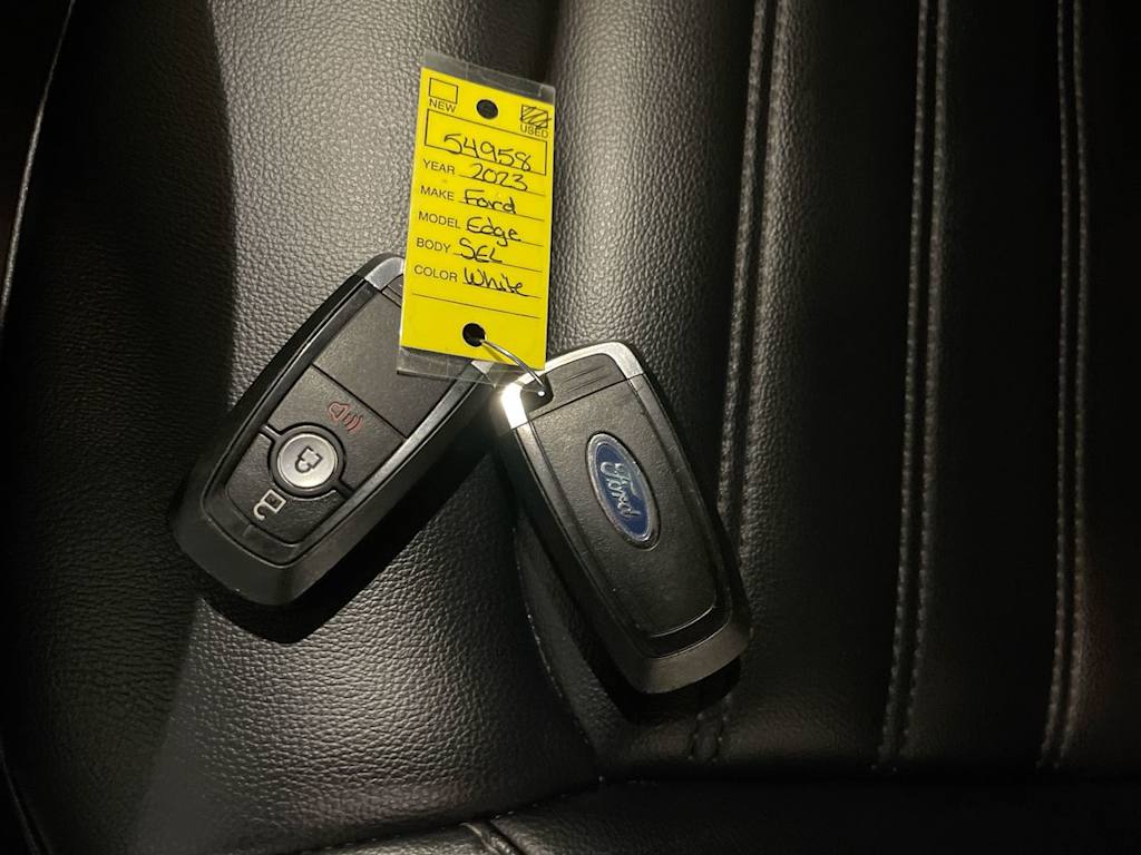 Thumbnail: 2023 Ford Edge - 15