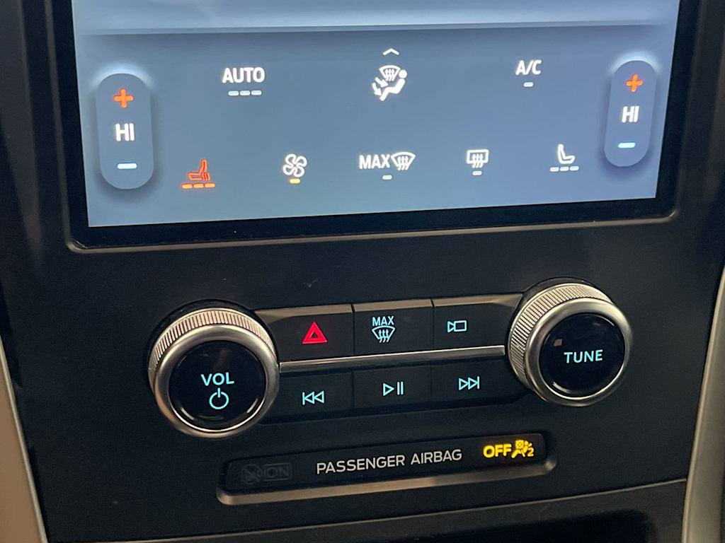 Thumbnail: 2024 Ford Edge - 25