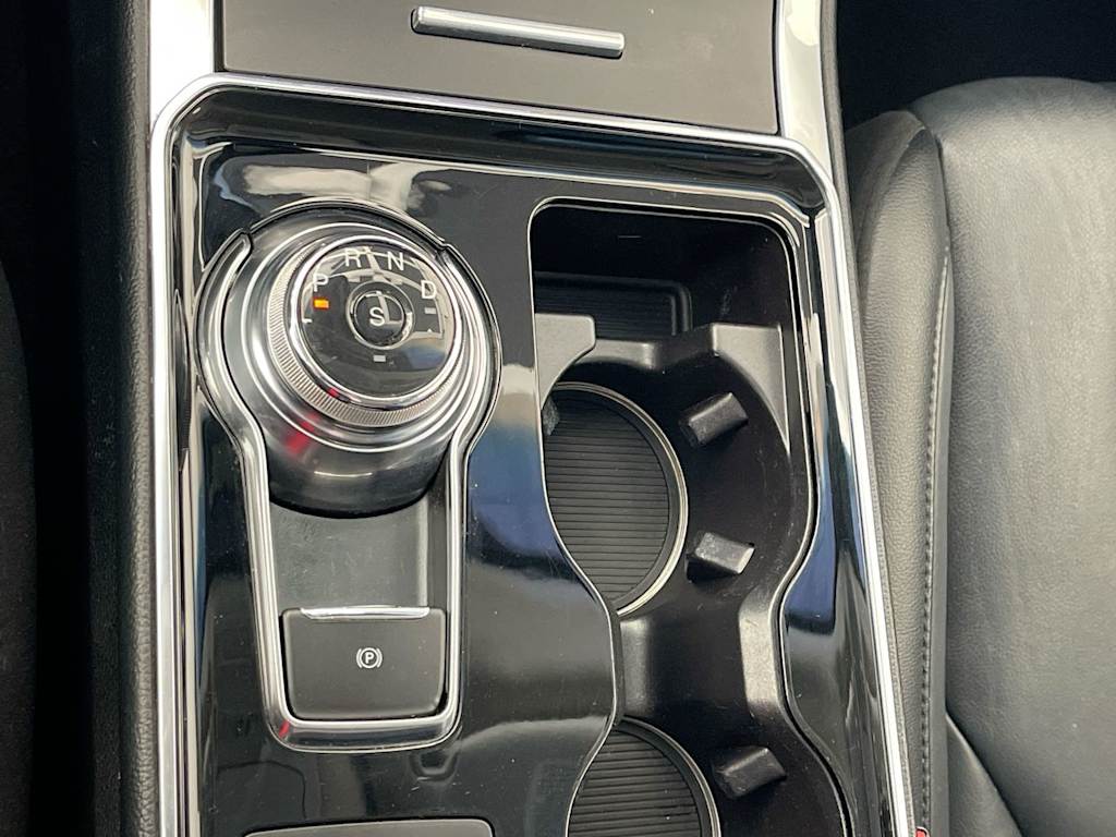 Thumbnail: 2019 Ford Edge - 14