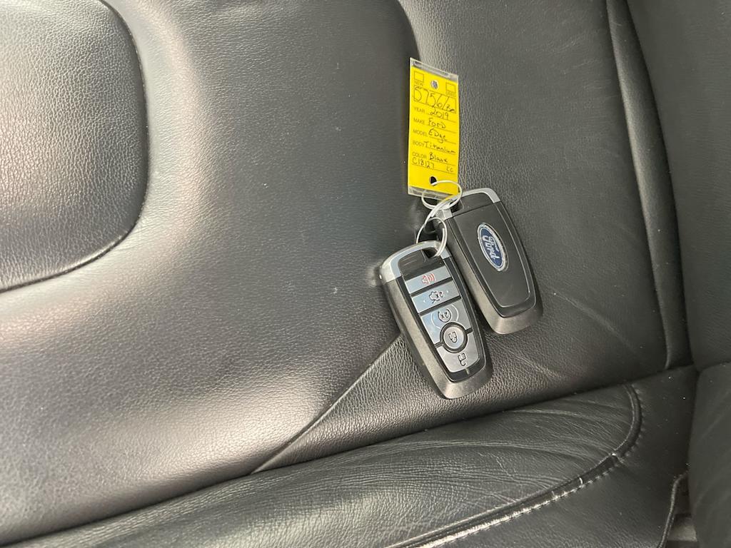 Thumbnail: 2019 Ford Edge - 17