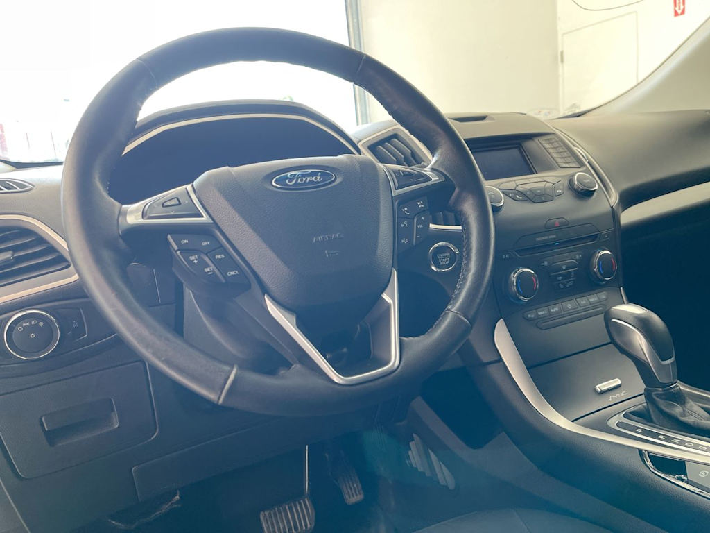 Thumbnail: 2015 Ford Edge - 2