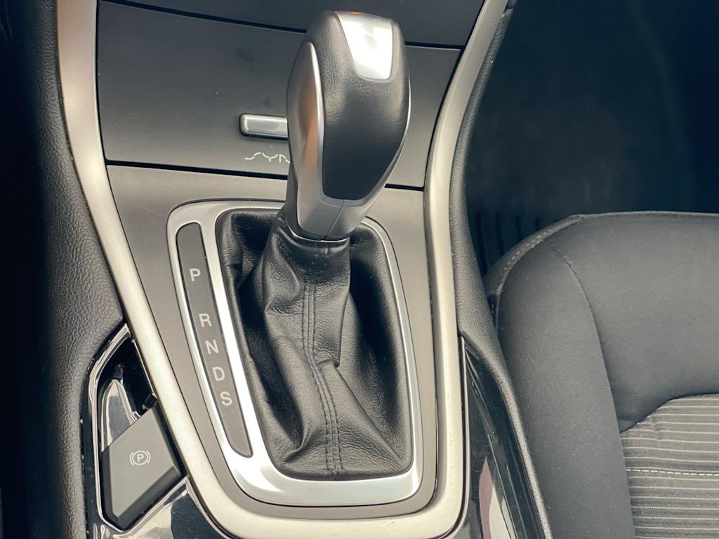 Thumbnail: 2015 Ford Edge - 13