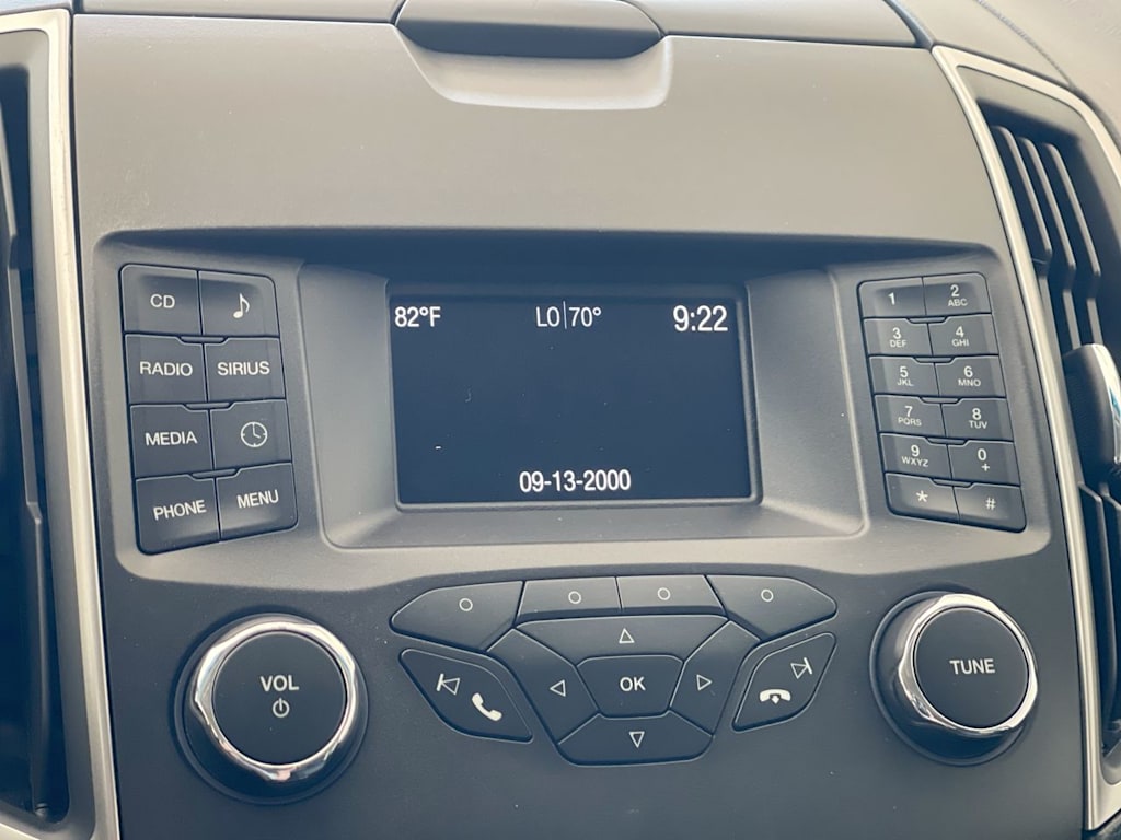 Thumbnail: 2015 Ford Edge - 12