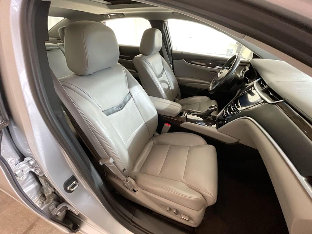 Thumbnail: 2015 Cadillac XTS - 10