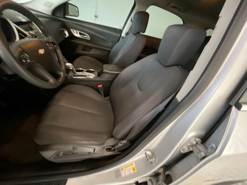 Thumbnail: 2012 Chevrolet Equinox - 9