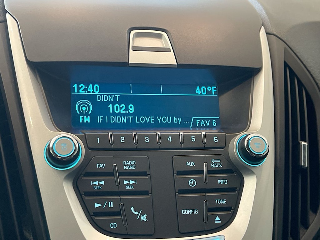 Thumbnail: 2012 Chevrolet Equinox - 12