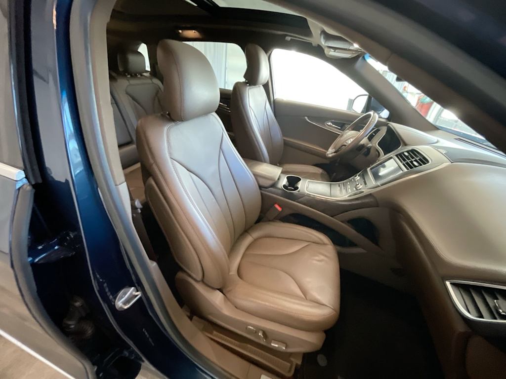 Thumbnail: 2017 Lincoln MKX - 28