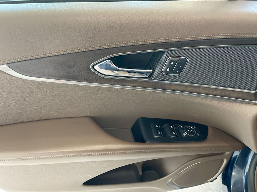 Thumbnail: 2017 Lincoln MKX - 21