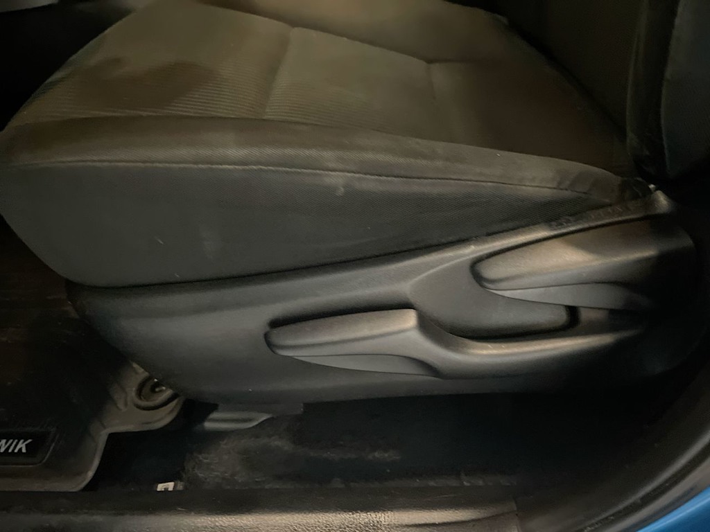 2018 Toyota RAV4 LE 22