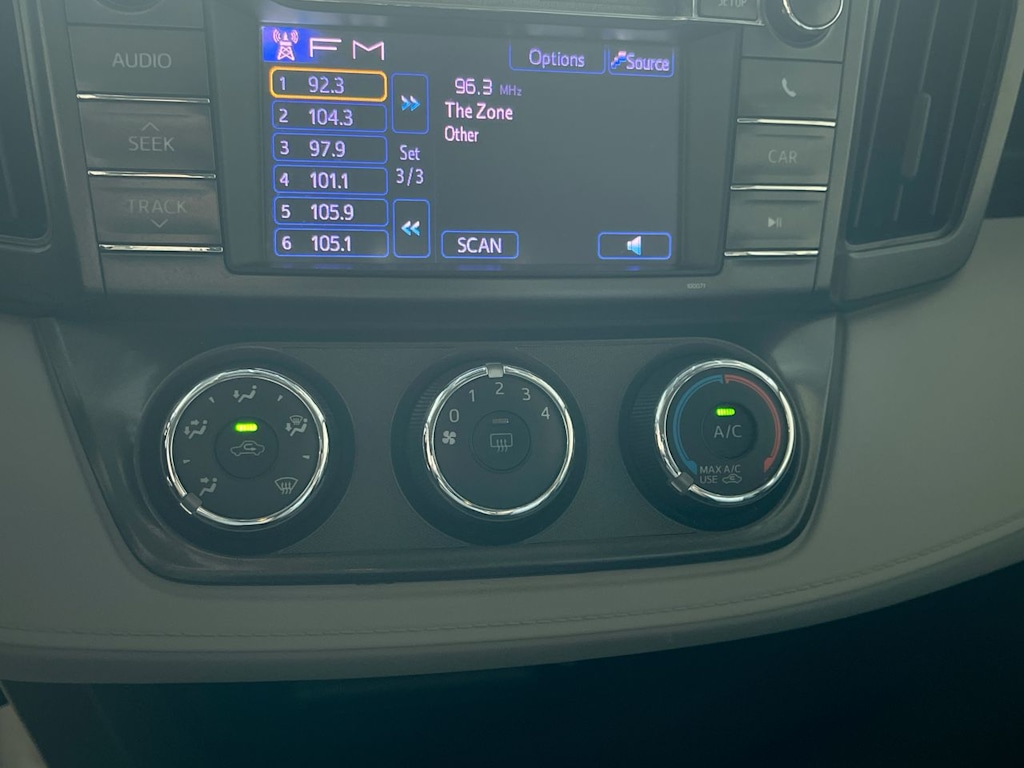 Thumbnail: 2013 Toyota RAV4 - 24