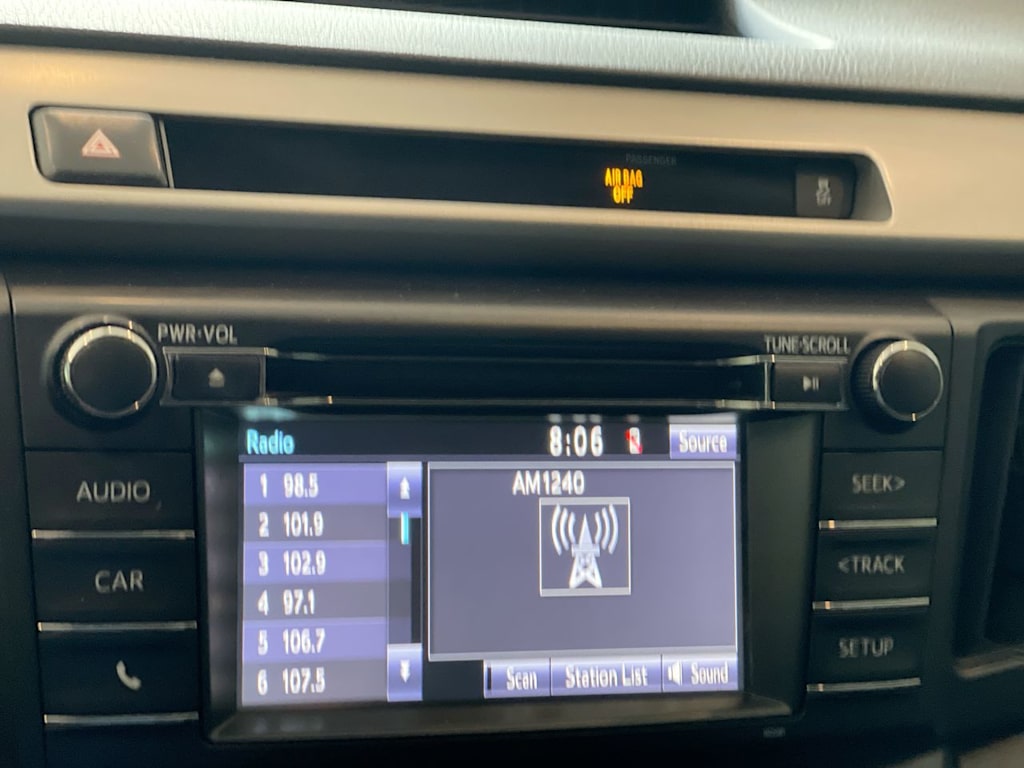 2016 Toyota RAV4 LE 11