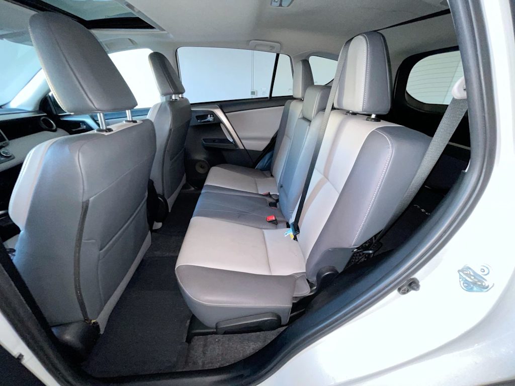 Thumbnail: 2015 Toyota RAV4 - 28