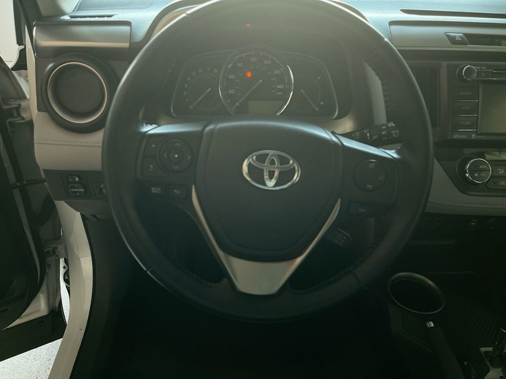 Thumbnail: 2015 Toyota RAV4 - 23