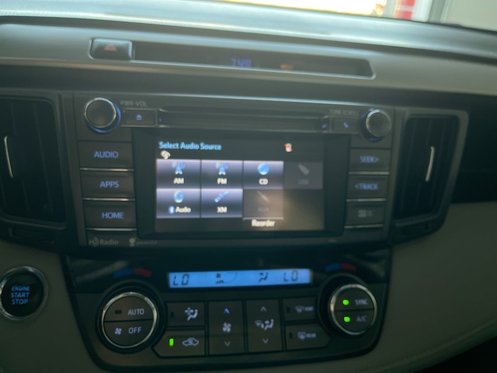 Thumbnail: 2015 Toyota RAV4 - 11