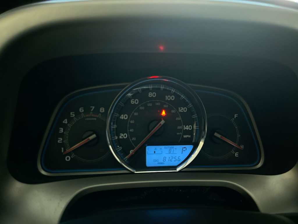 Thumbnail: 2015 Toyota RAV4 - 13