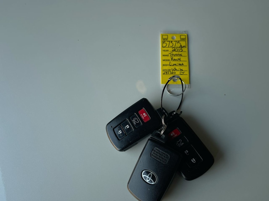 Thumbnail: 2015 Toyota RAV4 - 15